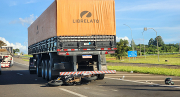Motociclista morre após acidente com carreta na Rondon em Botucatu Motociclista morre após acidente com carreta na Rondon em Botucatu
