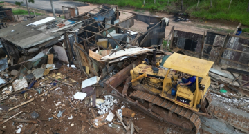Botucatu: Prefeitura desmonta favela em bairro de Rubião Junior e realoca famílias