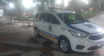 Homem é preso após danificar totem de carregamento celular em praça no centro de Botucatu Homem é preso após danificar totem de carregamento celular em praça no centro de Botucatu