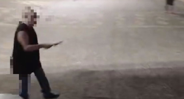 Homem em surto faz ameaças com faca em praça de Pardinho