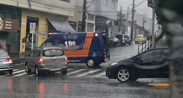 Temporal causa transtornos no fim de tarde em Botucatu