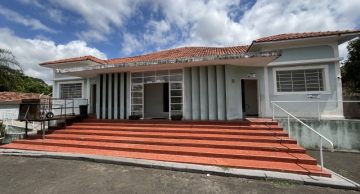 Mulheres podem contar com serviço especializado para enfrentar violência