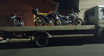 Operação da PM apreende motos e carros em São Manuel Operação da PM apreende motos e carros em São Manuel