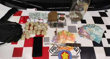 Polícia Militar prende homem que atuava no ‘disque entrega’ de drogas em São Manuel Polícia Militar prende homem que atuava no ‘disque entrega’ de drogas em São Manuel