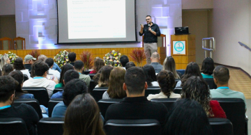 Simpósio organizado pela Escola de Educação em Saúde do HCFMB reúne mais de 200 pessoas para discutir  Próteses, Órteses e Tecnologia Assistiva
