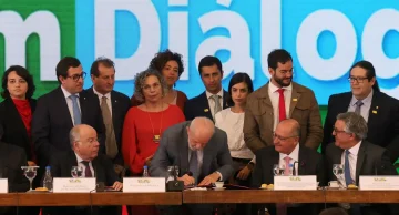 Taxação de compras internacionais de até US$ 50 é sancionada por Lula