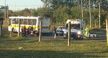 Motociclista fica ferido após choque com ônibus na Gastão Dal Farra em Botucatu Motociclista fica ferido após choque com ônibus na Gastão Dal Farra em Botucatu