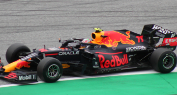 <strong>Verstappen recebe maior nota no jogo da F1; Perez renova com a Redbull</strong>