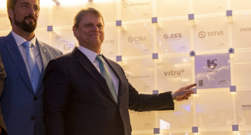 Privatização da Sabesp é concluída em cerimônia na B3