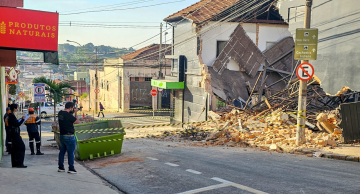 Local onde imóvel desabou no centro de Botucatu passa por perícia
