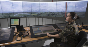 <strong>Embraer assina contrato com DECEA para modernização do Sistema de Controle do Tráfego Aéreo Brasileiro</strong>