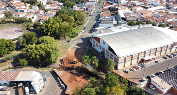 Pontes são demolidas e trânsito segue interditado na região da Rodoviária em Botucatu