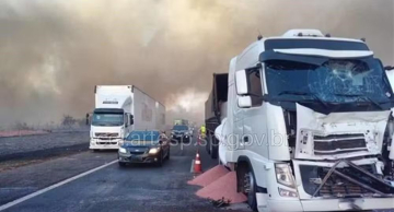 Sete veículos se envolvem em engavetamento na rodovia Castello Branco durante