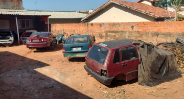 Polícia Civil e Detran fecham desmanche ilegal de veículos em Botucatu Polícia Civil e Detran fecham desmanche ilegal de veículos em Botucatu