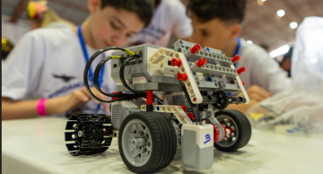 Alunos de Botucatu Participam de Campeonato de Robótica em Blumenau-SC