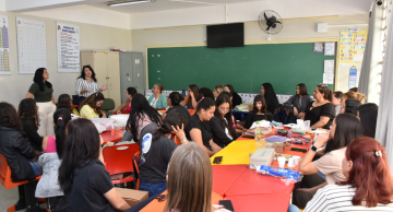 Estagiários recebem capacitação para serviços de educação especial em Botucatu