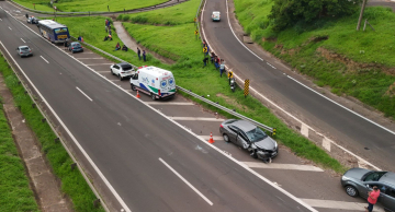 Dois carros, carreta e ônibus com trabalhadores se envolvem em acidente na Rondon em Botucatu