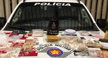 Força Tática surpreende grupo que embalava drogas em área de mata em Botucatu