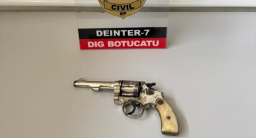 Homem é preso portando arma com numeração suprimida na zona leste de Botucatu