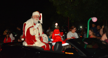 Música, amor e parada natalina marcaram oitava edição do Ilumina HC em Botucatu
