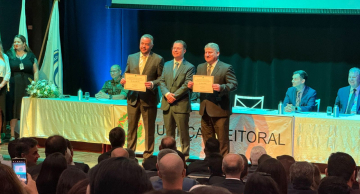 Justiça Eleitoral faz diplomação de vereadores e prefeitos em Botucatu