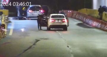 Criminosos armados com explosivos assaltam pedágio e fazem reféns em rodovia de SP