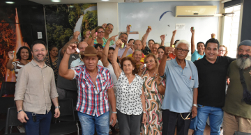 Fábio Leite assina autorização de mudança dos primeiros permissionários do ‘Novo Camelódromo’