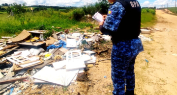 <strong>Sete pessoas são autuadas por descarte irregular de entulho em Botucatu</strong> <strong>Sete pessoas são autuadas por descarte irregular de entulho em Botucatu</strong>