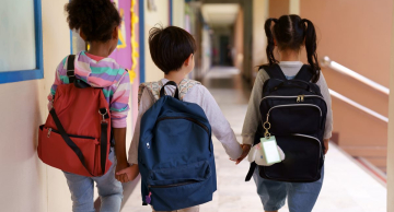 Volta às aulas em Botucatu: mochilas pesadas trazem riscos para a coluna dos estudantes
