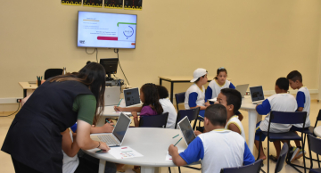 Educação e Sesi iniciam curso de Robótica para alunos da Rede Municipal de Ensino Educação e Sesi iniciam curso de Robótica para alunos da Rede Municipal de Ensino