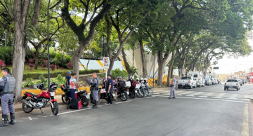 Polícia Militar faz ações com Detran para fiscalizar motos em Botucatu Polícia Militar faz ações com Detran para fiscalizar motos em Botucatu