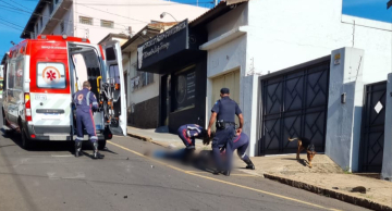 Motociclista morre em colisão na Rafael Sampaio com a Curuzu em Botucatu; veja vídeo Motociclista morre em colisão na Rafael Sampaio com a Curuzu em Botucatu; veja vídeo