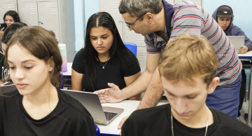 Inscrições para 10 mil vagas do programa de estágios BEEM começam nesta terça (18) Inscrições para 10 mil vagas do programa de estágios BEEM começam nesta terça (18)