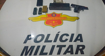 Polícia Rodoviária encontra arma, munição e drogas após perseguição em Botucatu Polícia Rodoviária encontra arma, munição e drogas após perseguição em Botucatu