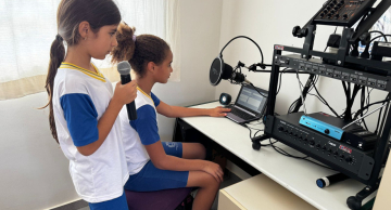Projeto de rádio escolar revoluciona ensino na Escola Nair Amaral em Botucatu Projeto de rádio escolar revoluciona ensino na Escola Nair Amaral em Botucatu