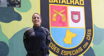 Mês da mulher: coronel se torna primeira comandante do Canil da PM de SP Mês da mulher: coronel se torna primeira comandante do Canil da PM de SP