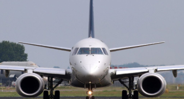 Total Linhas Aéreas prepara inclusão do Embraer 195 na frota e visa operações no Aeroporto de Congonhas Total Linhas Aéreas prepara inclusão do Embraer 195 na frota e visa operações no Aeroporto de Congonhas