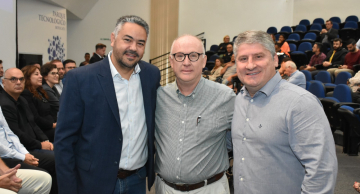 Éder Luppi deixa a pasta da Saúde e André Spadaro assume