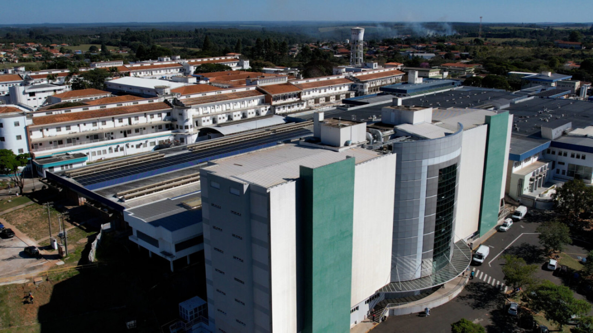 Justiça suspende decisão que determinava contratação imediata de profissionais no HC de Botucatu