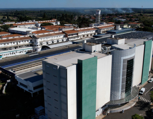 Justiça suspende decisão que determinava contratação imediata de profissionais no HC de Botucatu