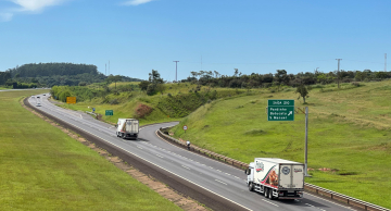 Motociclista morre ao bater de frente com carro na Rodovia Castello Branco em Pardinho Motociclista morre ao bater de frente com carro na Rodovia Castello Branco em Pardinho