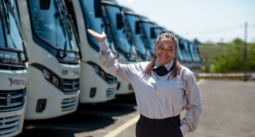 Pontual Transportes lança campanha para incentivar mulheres a se tornarem motoristas de ônibus Pontual Transportes lança campanha para incentivar mulheres a se tornarem motoristas de ônibus