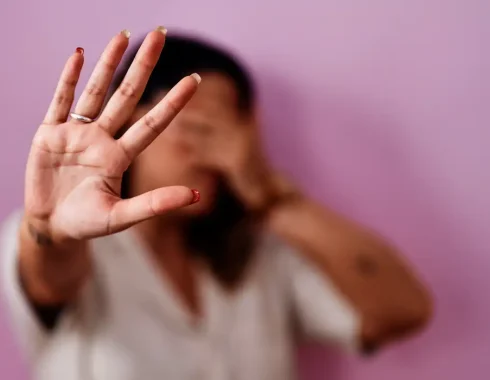 Secretária estadual participa de palestra sobre enfrentamento à violência contra a mulher em Botucatu