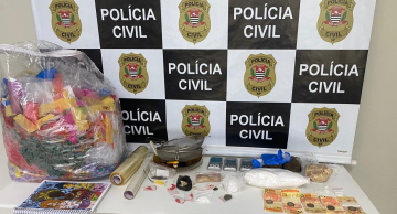 Mulher é presa em flagrante por tráfico de drogas durante operação policial em Botucatu