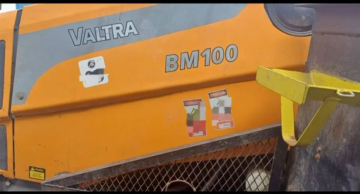 Polícia localiza trator furtado durante operação contra crimes rurais na região de Botucatu Polícia localiza trator furtado durante operação contra crimes rurais na região de Botucatu