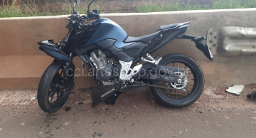 Motociclista fica ferido em colisão traseira na Rondon em Botucatu Motociclista fica ferido em colisão traseira na Rondon em Botucatu