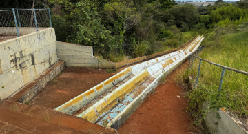 Complexo Véu da Noiva segue abandonado em Botucatu