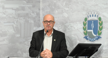 Vereador Cula manda manifestante “calar a boca” em discussão sobre reajuste dos servidores Vereador Cula manda manifestante “calar a boca” em discussão sobre reajuste dos servidores