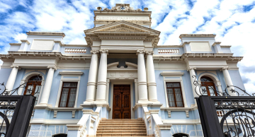 Caridade Portuguesa: prédio histórico é símbolo da arquitetura e da cultura de Botucatu Caridade Portuguesa: prédio histórico é símbolo da arquitetura e da cultura de Botucatu