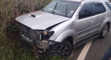 Veículo roubado é encontrado em Botucatu após perseguição em Avaré Veículo roubado é encontrado em Botucatu após perseguição em Avaré